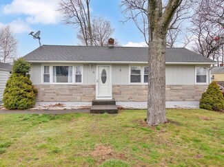 16 Willette St, Chicopee, MA 01020