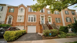 42991 Golf View Dr, Chantilly, VA 20152