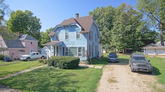 126 S East St, Cassopolis, MI 49031