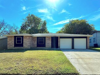 1202 Rambler Rd, Arlington, TX 76014