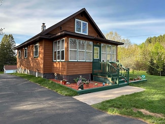E8170 Sanders Rd, Bessemer, MI 49911