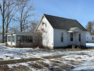 107 N Jackson St, Fithian, IL 61844