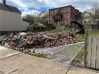 749 Mckean Ave, Donora, PA 15033
