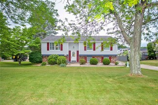 1989 Hertford Dr, South Park, PA 15129