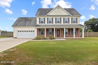 102 Farmington Dr, Richlands, NC 28574