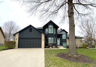 806 SE Oakridge Ln, Topeka, KS 66609
