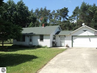 70 W Evergreen Rd, Stanton, MI 48888