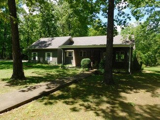 4879 State Route U, Pomona, MO 65789