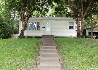 1110 W 7th St, Davenport, IA 52802