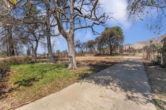 1049 E Calaveras St, Altadena, CA 91001