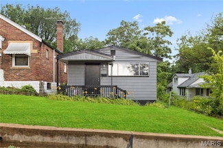 4211 Ravenwood Ave, Saint Louis, MO 63121