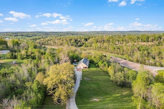 112 Starbuck Ln, Decaturville, TN 38329