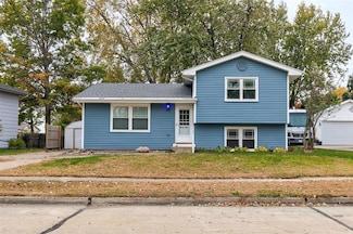 712 NE 9th St, Grimes, IA 50111