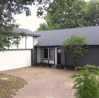 16026 Beechnut St, Houston, TX 77083