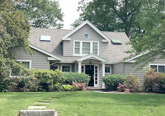 27 Elm St Unit 2, South Hamilton, MA 01982