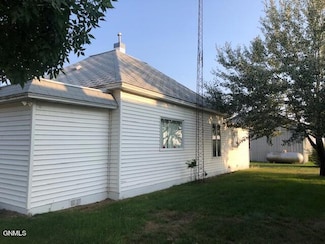 206 Minnehan St, Medicine Lake, MT 59247