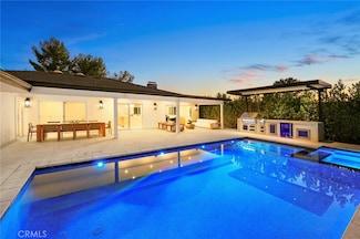 321 Wonderview Dr, Glendale, CA 91202