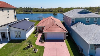 615 28th St, Dickinson, TX 77539