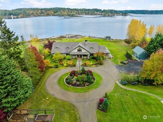 6920 E Grapeview Loop Rd, Allyn, WA 98524