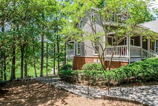 1043B Clubhouse Ln, Greensboro, GA 30642