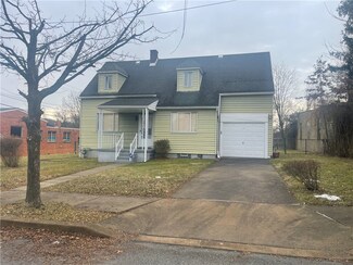 202 Halcomb Ave, Clairton, PA 15025
