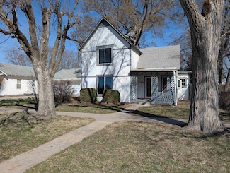 510 E 2nd St, Newton, KS 67114