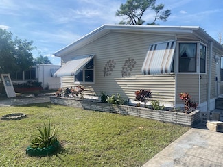 8933 Pine St, Boynton Beach, FL 33436