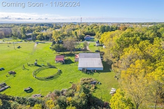 2135 E Coldwater Rd, Flint, MI 48505