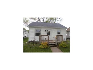1316 8th St NW, Cedar Rapids, IA 52405