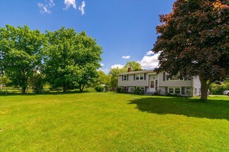 283 Old County Rd, Rockland, ME 04841