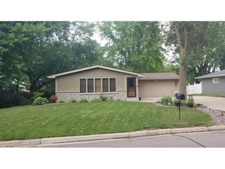 1007 Rosehill Dr, Albert Lea, MN 56007