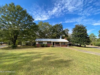 3291 Pauline Dr, Pearl, MS 39208