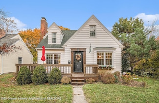 704 N Foster Ave, Lansing, MI 48912