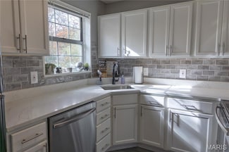 9206 Eager Rd Unit 9206, Saint Louis, MO 63144