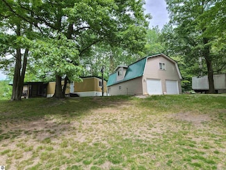 4020 Northwood Ct, Barton City, MI 48705