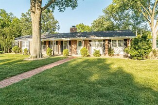 832 Ariege Dr, Saint Louis, MO 63141