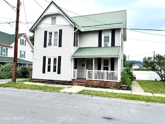 314 Smith St, Jersey Shore, PA 17740