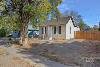 516 5th Ave N, Twin Falls, ID 83301