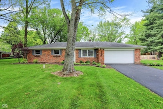 820 S Eaglewood Dr, Zionsville, IN 46077