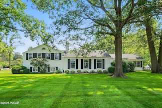2297 June Dr, Lima, OH 45805
