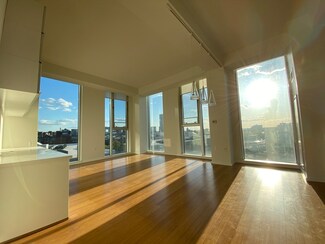 2 Earhart St Unit T904, Cambridge, MA 02141