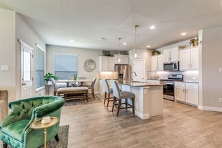 1900 Gill Star Dr, Fort Worth, TX 76052