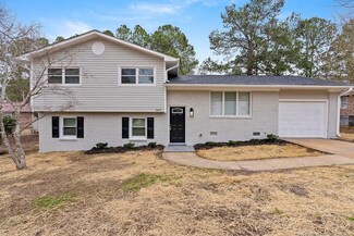 2032 Corrinna St, Fayetteville, NC 28301
