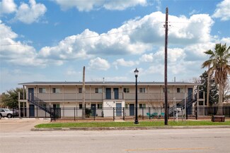 2002 27th St, Galveston, TX 77550
