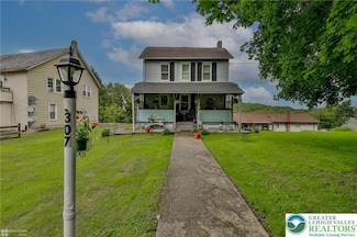 307 Oak St, Roseto, PA 18013