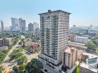 1313 N Franklin Place Unit 404, Milwaukee, WI 53202