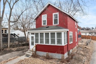986 Carroll Ave, Saint Paul, MN 55104