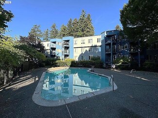 8720 SW Tualatin Rd Unit 120, Tualatin, OR 97062