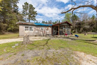 524 Luther Banks Rd, Richlands, NC 28574