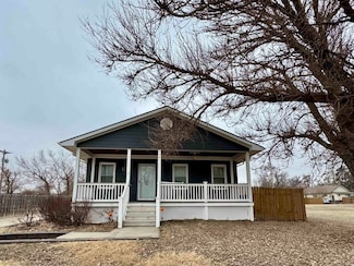710 W 10th St, Ellis, KS 67637
